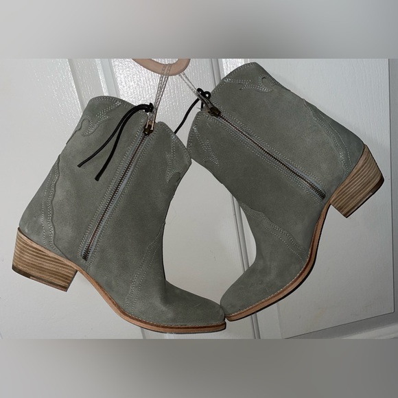 Free People New Frontier Women’s Western Boots Pointed Toe Light Sage - Picture 2 of 7